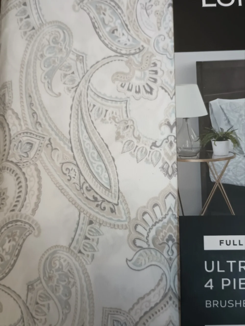 London‎ Fog White Paisley Brushed Microfiber 4-Piece Sheet Set Full
